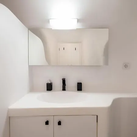 Akrotiri Hidden Gem 펜션 *