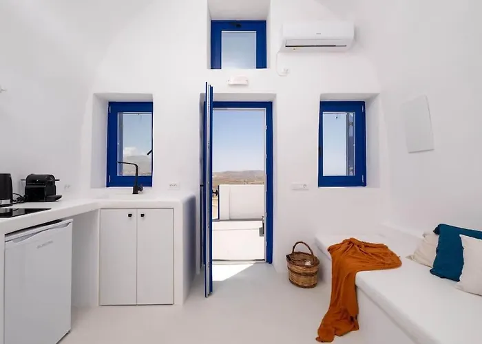 Akrotiri Hidden Gem *