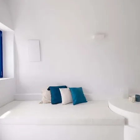 Akrotiri Hidden Gem 度假居
